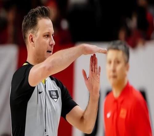 真爽！日本男籃被打自閉了，不敢發(fā)戰(zhàn)報，日本球迷聲討郭士強進場