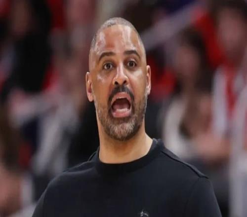 火箭2將越打越廢！阿門影響空間，電風(fēng)扇攻守崩盤，一上場(chǎng)就丟分