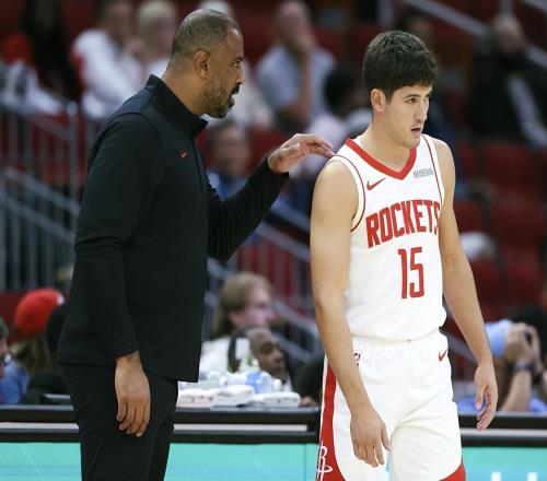 40分8板！20分3板4助2斷2帽！KD創(chuàng)神級紀(jì)錄，烏度卡盛贊謝潑德