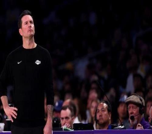 雷迪克：討論過(guò)限制太陽(yáng)的出手次數(shù)但他們還是投了50次三分球