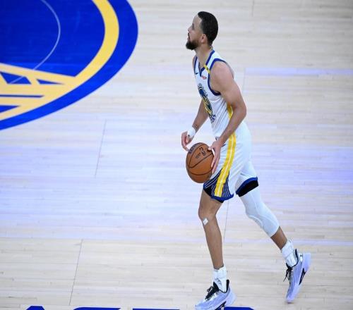 放棄2大首發(fā)，火箭卻有意外收獲！轟76分+9記三分，新三巨頭誕生