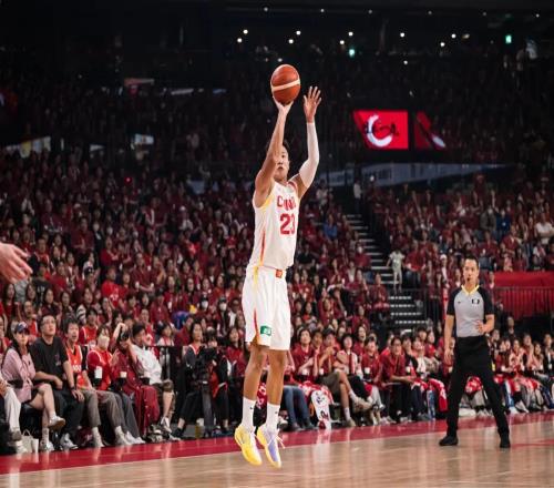 轟12分+關(guān)鍵三分破冰！中國男籃29歲新王牌崛起：他救了郭士強