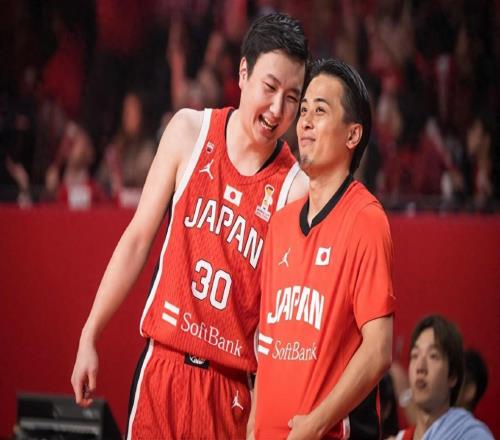 霸氣！中國男籃5打8，客場逆轉(zhuǎn)日本男籃，四人被點名表揚