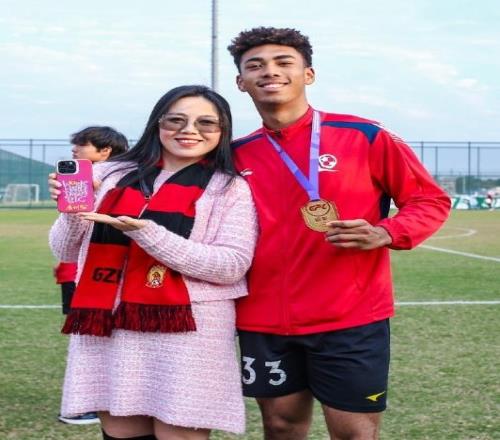 17歲恒大混血中衛(wèi)加盟中超新軍！曾率國少奪東亞杯，不自律被除名