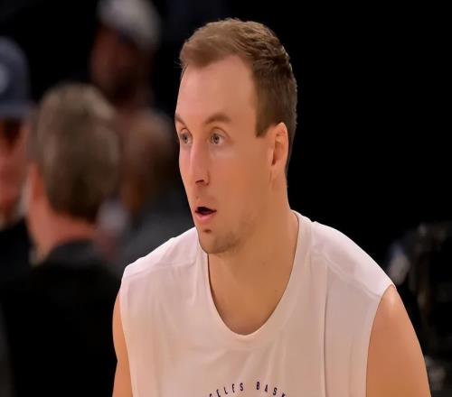 湖人惜敗太陽4壞消息！艾頓+里弗斯低迷，肯納德無球權(quán)，防守大空