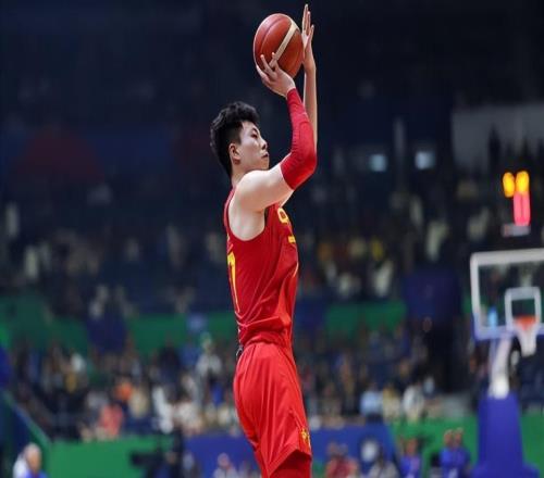 下次別招他了！下半場張鎮(zhèn)麟被冷藏后，中國隊立刻扭轉(zhuǎn)了局面