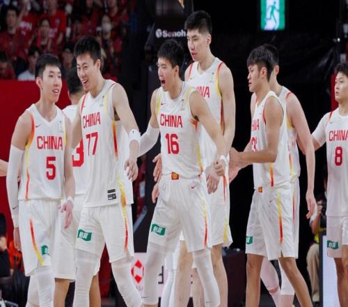 FIBA國際籃聯(lián)攤牌了！嘲諷中國男籃贏日本，難怪三裁判公然吹黑哨