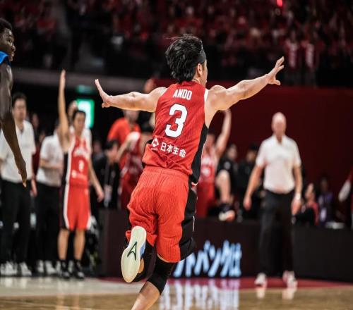 楊鳴點(diǎn)評(píng)一針見(jiàn)血，揭開(kāi)球隊(duì)三大問(wèn)題