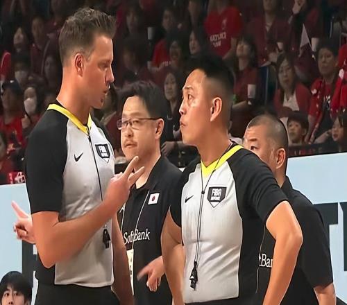 中國男籃贏日本后，國際籃聯(lián)發(fā)文惹非議，執(zhí)法主裁判或遭處罰