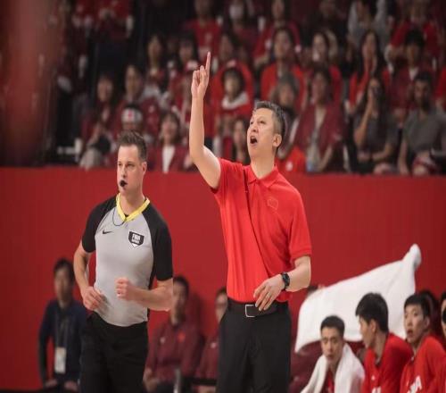 不是趙繼偉！不是胡金秋！男籃14分逆轉(zhuǎn)最大功臣，賀希寧奇兵天降