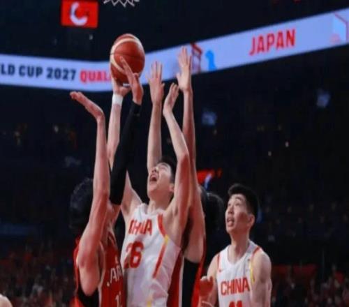 不裝了FIBA官方竟稱中國隊偷走一場勝利媒體人怒斥：無法無天