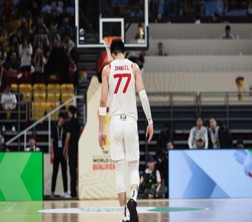 5大數(shù)據(jù)全是0，郭士強(qiáng)直接棄用！中國男籃逆轉(zhuǎn)日本，最失意的人