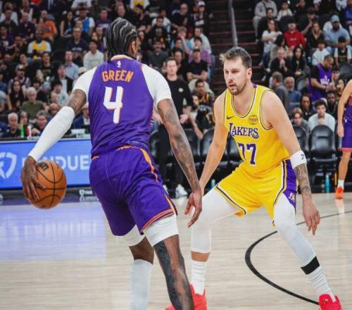 奧尼爾0.9秒絕殺！湖人更衣室內(nèi)訌！里夫斯2.4億合同泡湯