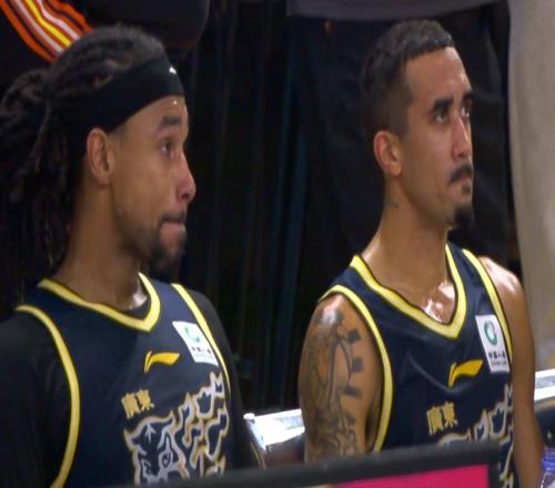 賽季報(bào)銷！廣東最強(qiáng)鋒線不打了，這可是杜鋒的爭冠底牌！