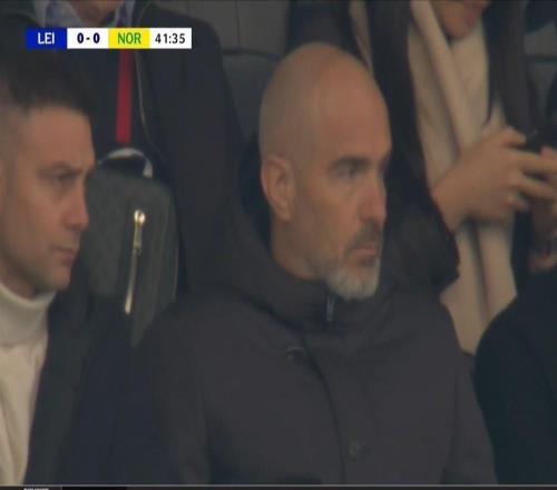 造訪老東家，馬雷斯卡現(xiàn)身萊斯特城對(duì)陣諾維奇的比賽現(xiàn)場(chǎng)