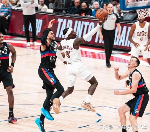 加時(shí)惜??！施羅德15中4犯大錯(cuò)，坎寧安25分6犯，杜倫33+3全隊(duì)第一