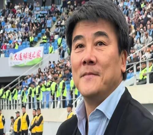 曾是國足隊長，卻遺憾落選世界杯，兒子繼承他衣缽，中超表現(xiàn)亮眼
