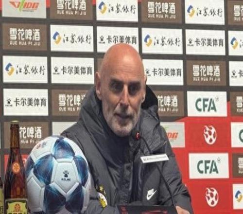 穆斯卡特：更換梅倫多是基于球隊(duì)現(xiàn)有特點(diǎn)做出的決定，我會(huì)為此擔(dān)責(zé)！