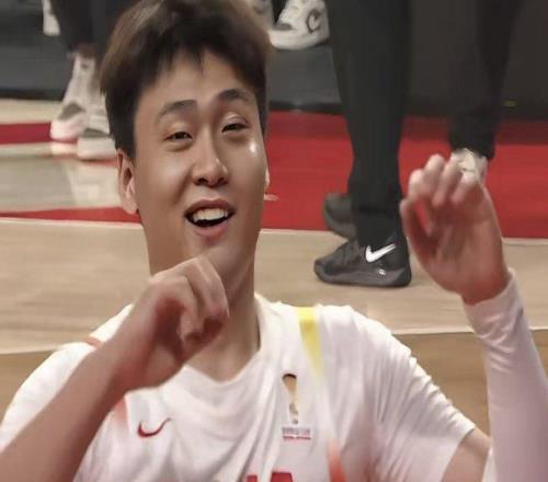 無(wú)法無(wú)天！裁判全場(chǎng)28次錯(cuò)漏判偏向日本最后1分鐘更是臉都不要了