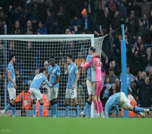 英超：利茲聯(lián)狀態(tài)復(fù)蘇，曼城客場搶分無望利茲聯(lián)VS曼城