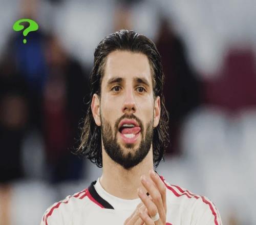 世界級(jí)中場(chǎng)被改造成邊后衛(wèi)跟隊(duì)記者稱斯洛特必須停止“浪費(fèi)”