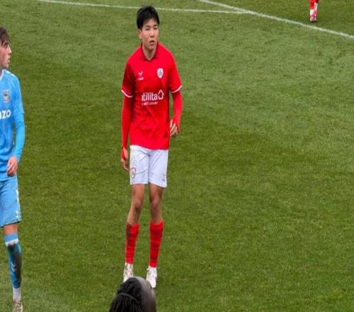 U23國足隊長留洋迎突破身披10號斬首助單場助攻雙響率隊21絕殺