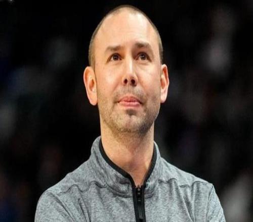 阿德?tīng)柭杭s基奇絕不會(huì)畏縮不前他是個(gè)好勝心很強(qiáng)的人