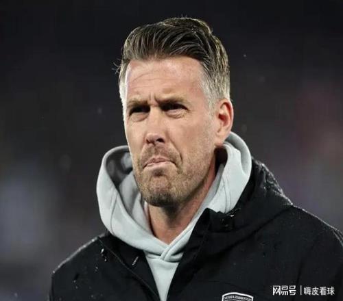 第二勝！英超黑馬掉鏈子，4隊(duì)爭(zhēng)3個(gè)歐冠席位，曼聯(lián)缺少一個(gè)優(yōu)勢(shì)