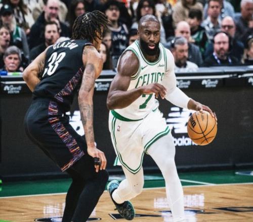 東部第二！綠軍狂勝37分送籃網(wǎng)7連敗布朗28+7+9武切28+11