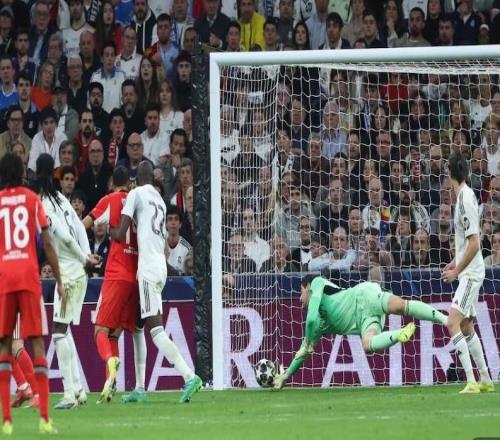 阿斯：庫(kù)爾圖瓦快速下地技巧師從洛利雄，后者也曾指導(dǎo)切赫