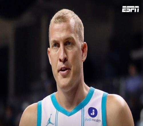 Shams：普拉姆利和馬刺簽約至本賽季結(jié)束