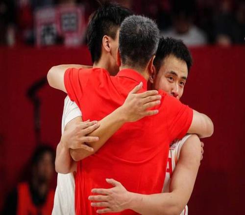 啥水平中日大戰裁判28次錯漏判有利于日本，郭士強表態贏得艱難