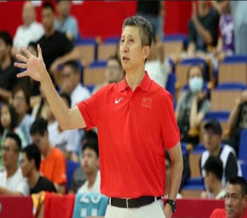 防守大漏勺，空位不敢投！球迷：這3名球員，郭士強(qiáng)沒必要帶了