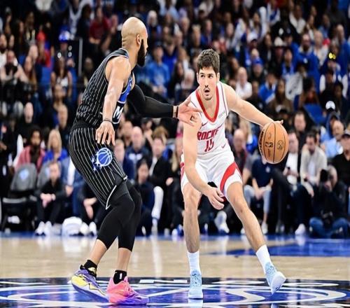 又一次成為了球隊(duì)的救世主，火箭應(yīng)該讓后場(chǎng)新星進(jìn)入先發(fā)陣容