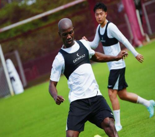 鐵人21海牛！中甲金靴+助攻王兇猛，光腳不怕穿鞋的首輪不輕松