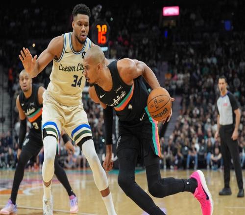 馬刺隊(duì)文班亞馬正全力以赴，力爭成為NBA歷史上最年輕的MVP