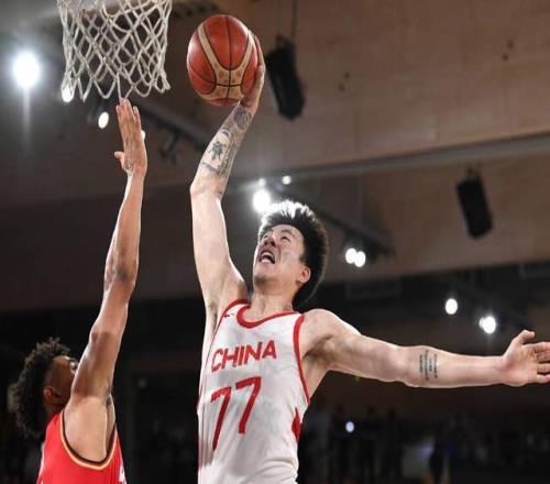 男籃世預賽12人大名單不變！張鎮(zhèn)麟有望爆發(fā)，郭士強或重用余嘉豪