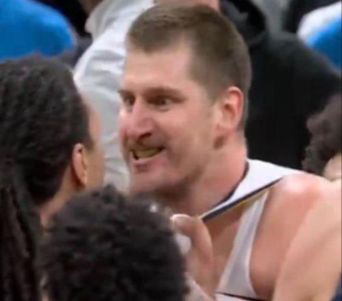 多爾特下黑腳！雷霆和掘金沖突！沒見過這么兇的約基奇