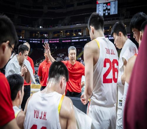 記者：賽后籃協(xié)主席、郭士強(qiáng)和趙睿都哭了，大家壓力確實(shí)很大