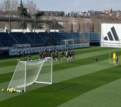 TA跟隊(duì)：赫伊森參與皇馬今日訓(xùn)練，卡馬文加因牙齒問(wèn)題缺席