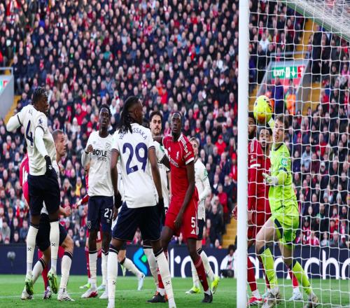 52！英超進(jìn)球大戰(zhàn)：神鋒獨(dú)造3球10.4億豪門4連勝爭4大戰(zhàn)白熱化