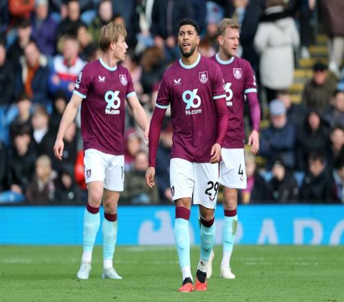 34！英超倒數(shù)第2功虧一簣：連扳3球后補(bǔ)時(shí)遭絕殺讀秒絕平球被吹