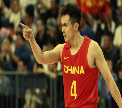 趙繼偉8分！趙睿2+3，余嘉豪9+5，胡金秋6+2,中國男籃暫時(shí)落后1分