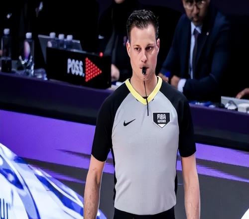 真相曝光！國(guó)際籃聯(lián)根本不是認(rèn)錯(cuò)，吹中國(guó)黑哨的裁判，恐全身而退