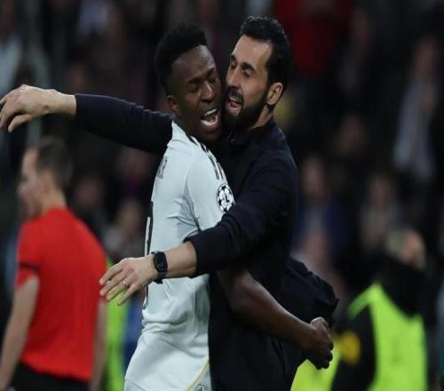 世體：與阿隆索分道揚(yáng)鑣后，維尼修斯迎來(lái)與阿韋洛亞的蜜月期