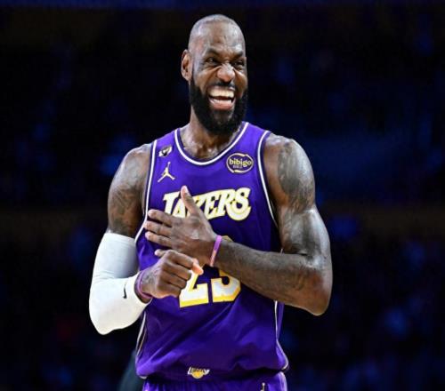 就在今天，喬丹塵封了23年的歷史第一紀錄，被41歲詹姆斯打破了