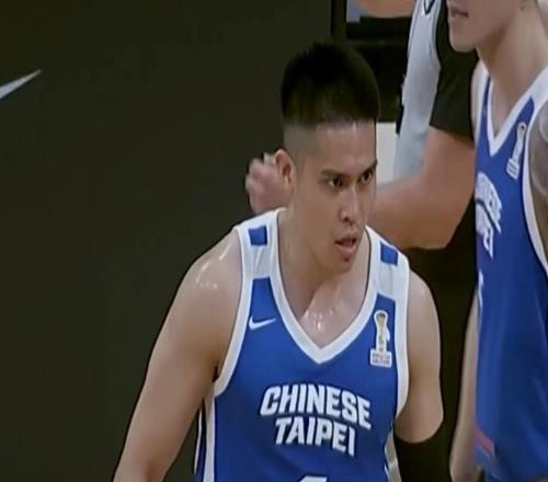 中國半場(chǎng)惜敗中國臺(tái)北！5人進(jìn)攻端齊爆，防守一塌糊涂，3將太鐵！