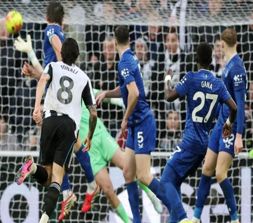 一場23，上演極限絕殺，英超土豪倒下，7億豪陣也沒用