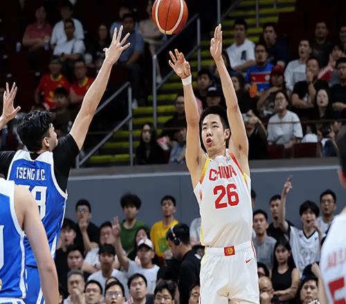 被罵了一整年的鋒線短板，今天成了救命稻草！中國男籃發(fā)生了什么