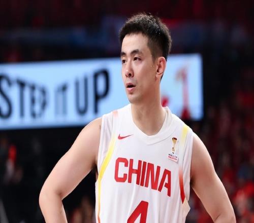 5分鐘4犯仍男籃功臣！末節(jié)超遠三分絕平值千金趙繼偉14分鐘13分